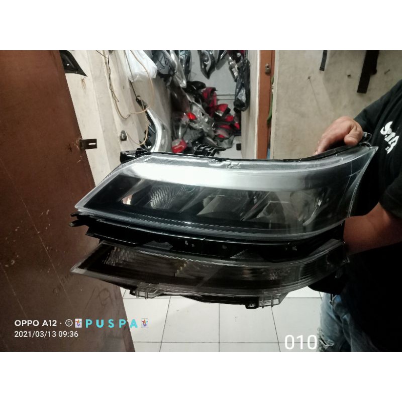 Headlamp avanza 2020