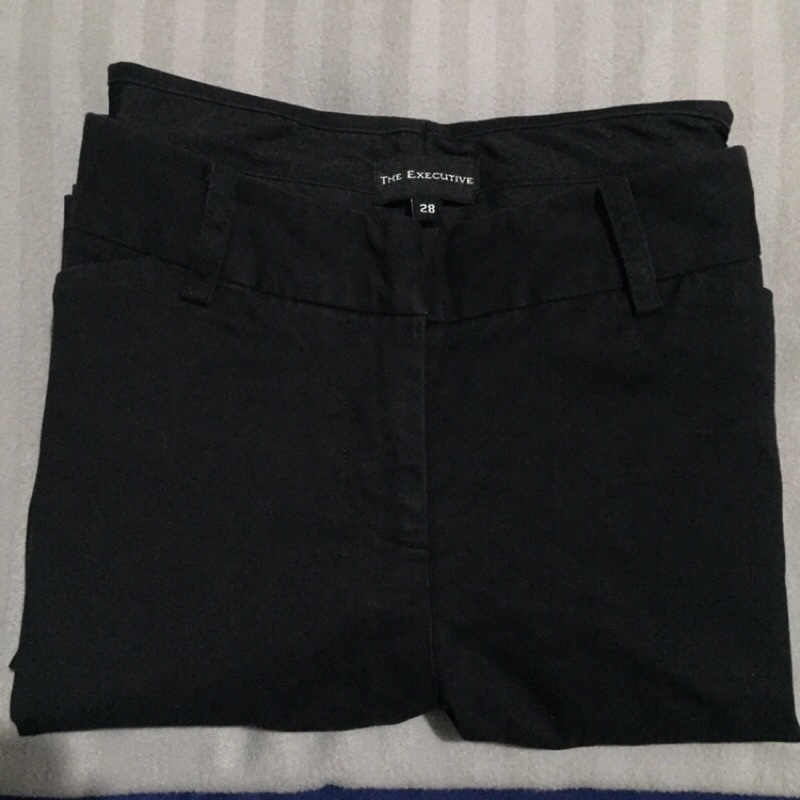 Celana Hitam The Executive Regular Fit