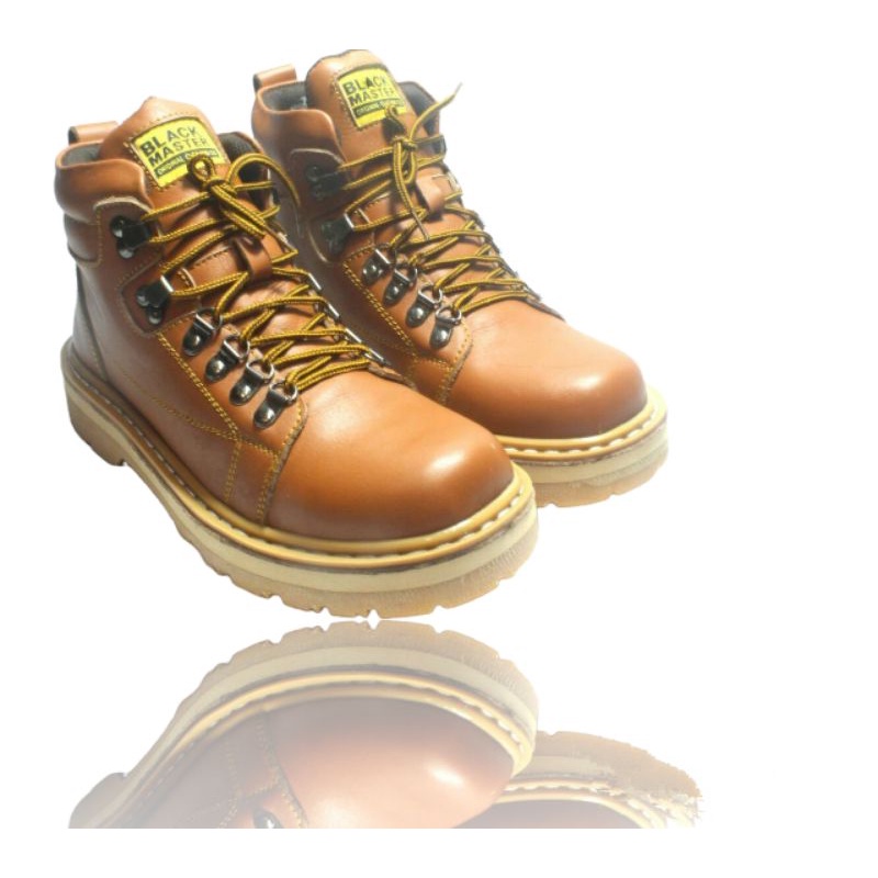 sepatu safety boot tinggi kulit casual pria ujung besi
