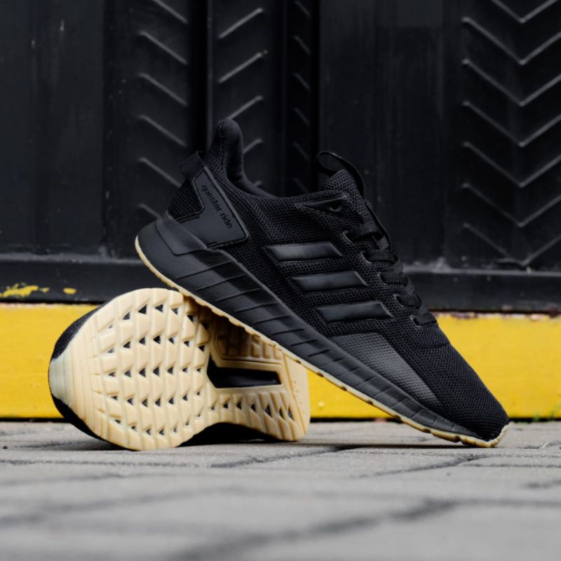 Adidas Questar Ride &quot;All Black Gum&quot;