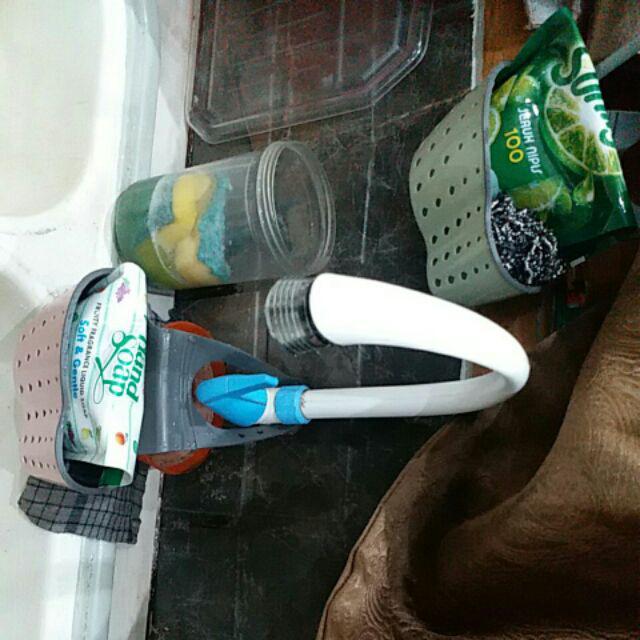 Gantungan Kran Serbaguna - Tempat Sabun Spon Gantung Di Kran Bak Cuci