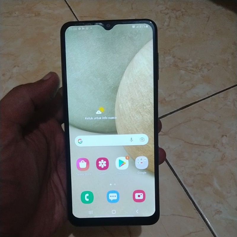 a12 samsung 4/128 minus