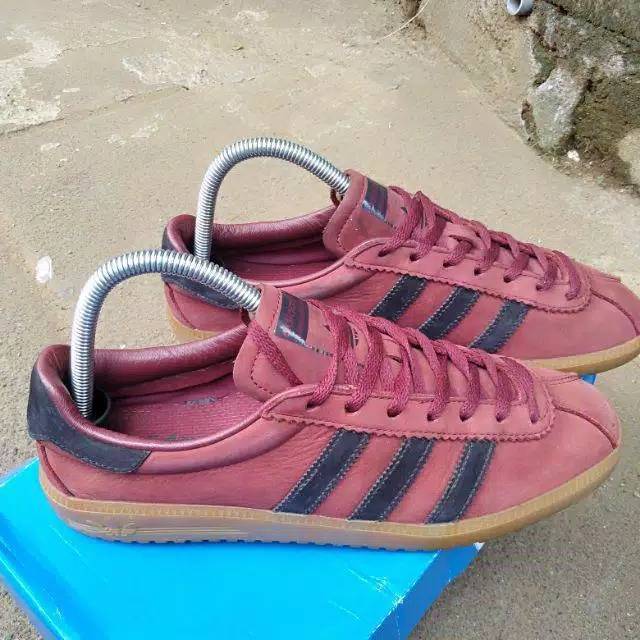 adidas bermuda burgundy