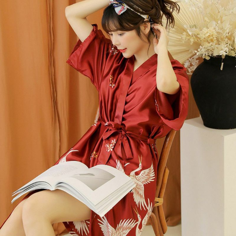 kimono wanita dengan kain dari satin silky mewah licin model sexy