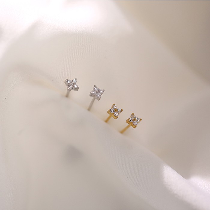 1 Pasang 925 Perak Jarum Mini Zirkon 4 Daun Anting Semanggi Fashion Sederhana Anting Pejantan Bunga