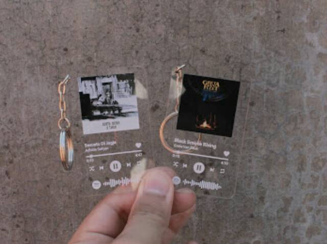 Gantungan Kunci Spotify/  Keychain song playlist 4,5cm × 7cm