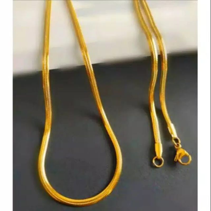 Kalung Titanium Model Gepeng Warna Emas Pria dan Wanita