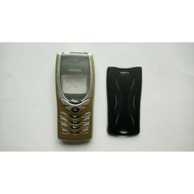 Casing nokia 8250 gold logo nokia