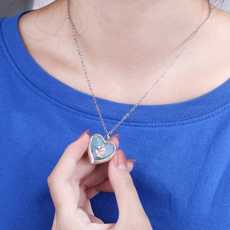 2pcs / Set Kalung Rantai Dengan Liontin Unicorn Warna-Warni Untuk Wanita