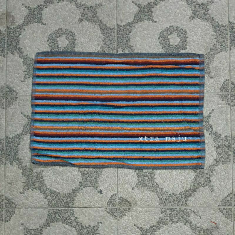 Keset Kamar Mandi Stripe Salur 40x60 Warna Tua Random