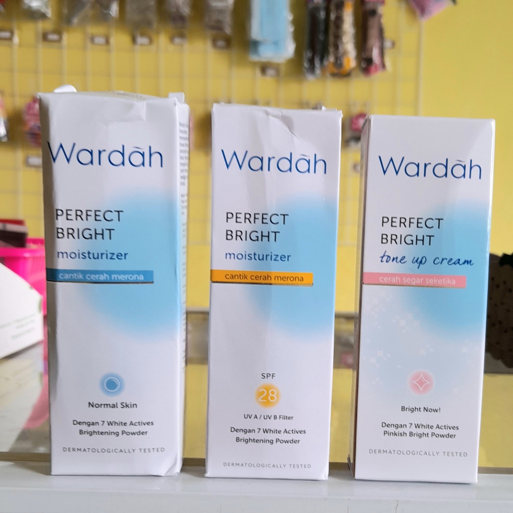 Wardah Perfect Bright Moisturizer Normal Skin / SPF 28 / Tone Up Cream 20ml
