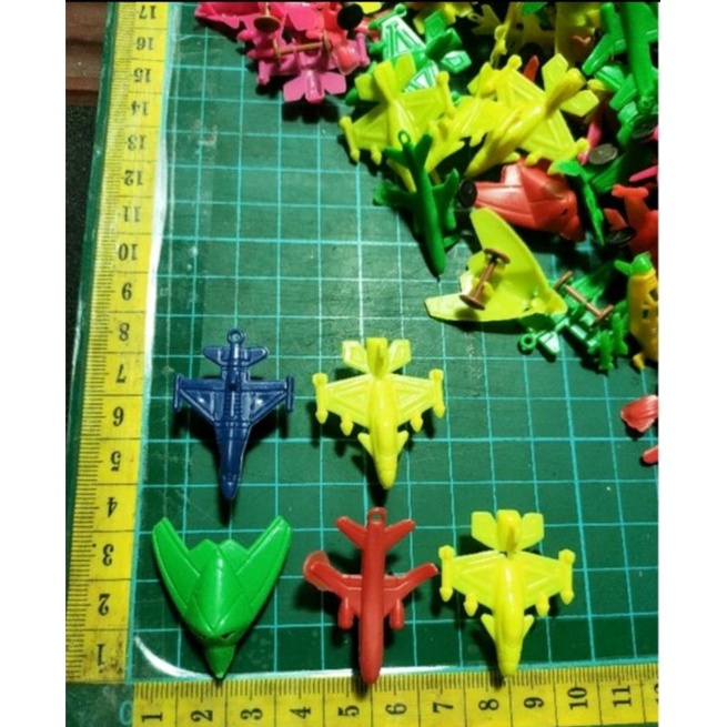 

Mainan Mini Pesawat Tempur 3Cm isi 50Pcs CCM