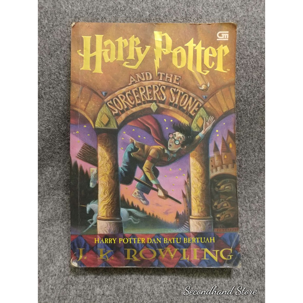 Novel Terjemahan "Harry Potter dan Batu Bertuah"