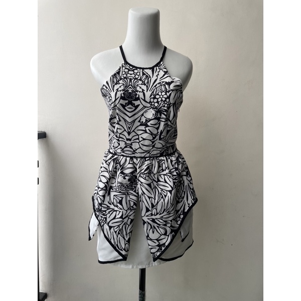 mini dress hitam putih