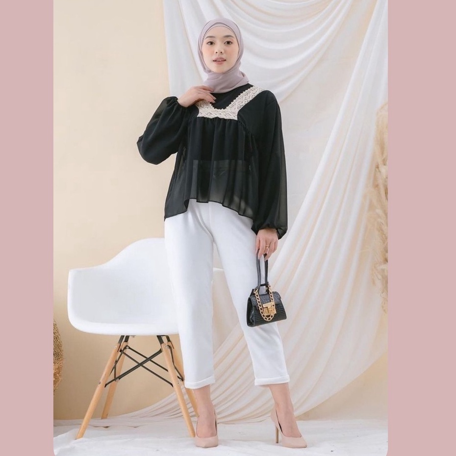 Baju Blouse Wanita Fashion Muslim Kekinian Bahan Ceruty Baby Doll Motif Renda Premium Onesize Fit To L+  LD 106cm/ Ayuka Blouse  Wanita Terbaru