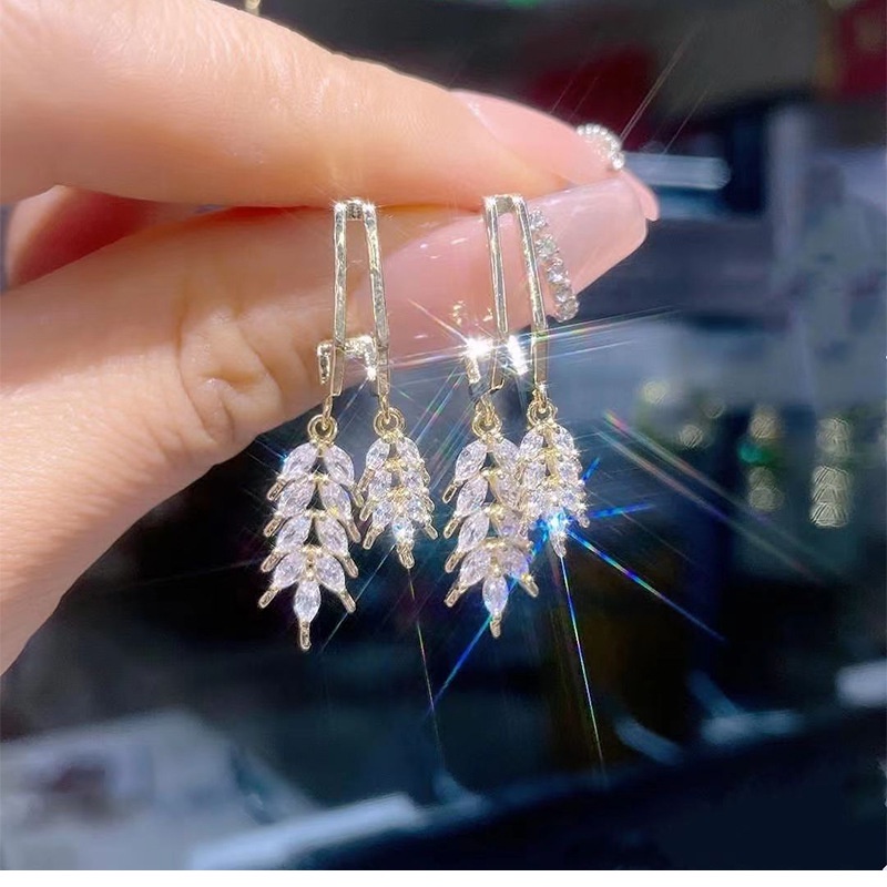 Anting Stud Desain Gandum Aksen Berlian Imitasi Gaya Korea Serbaguna