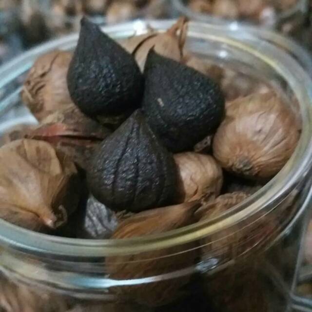 

Black garlic tunggal / bawang hitam tunggal 125 gram barang selalu baru