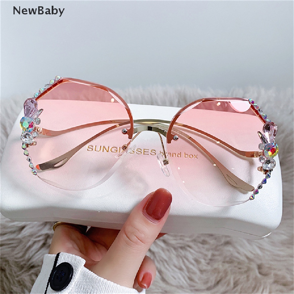 Newbaby Kacamata Hitam Tanpa Frame Hias Berlian Imitasi Gaya Vintage Bling Untuk Wanita