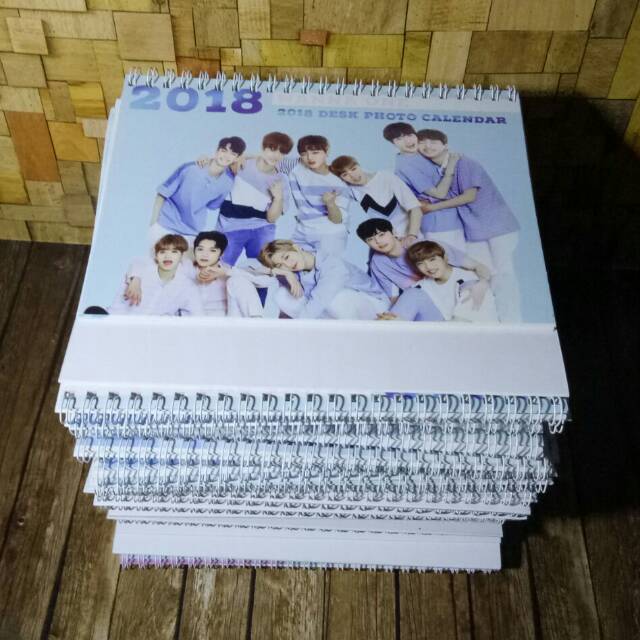 

Kalender meja 2025 Softcover Custom