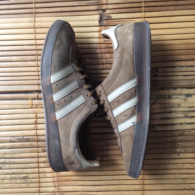 sepatu adidas original bekas