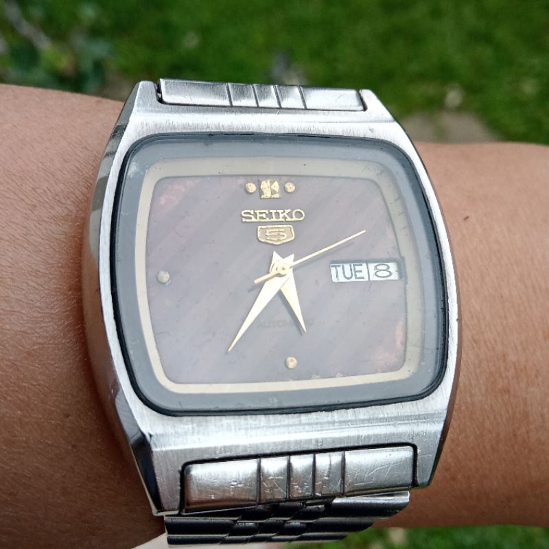Seiko5 Kotak cal 7009 tekstur dial