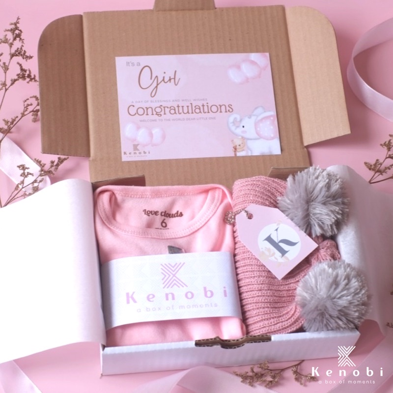 Baby Hampers | Kado Lahiran | Hampers Bayi Newborn | Gift Box Baju / Jumper / Topi / Sepatu / Kaos Kaki / Boneka / Slabber Baby [[ Kenobi Box ]]-Candy Pink