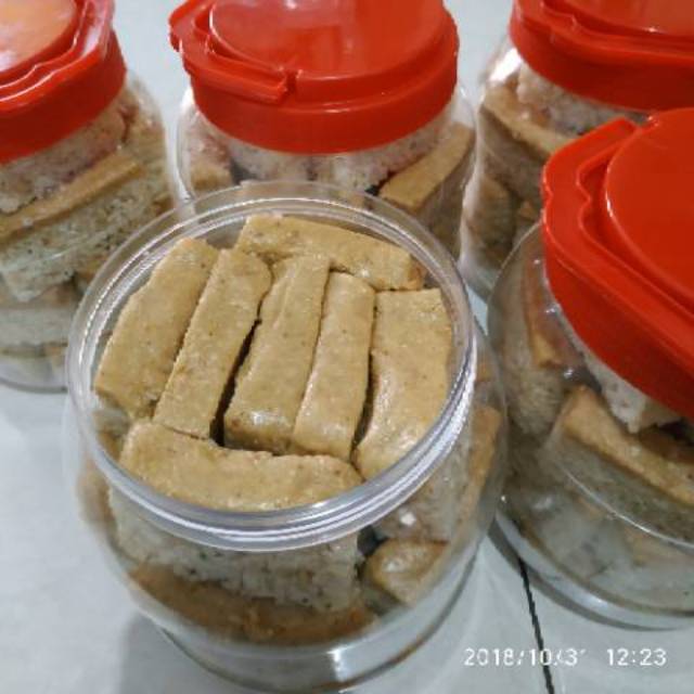 

Kue gipang jipang ketan lapis kacang