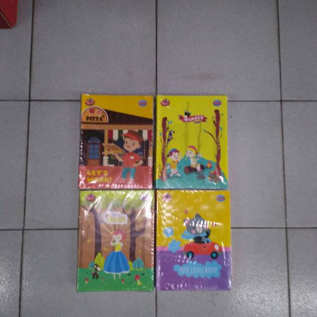 

Buku Tulis untuk anak sekolah merk Sinar Dunia isi 58 lembar.