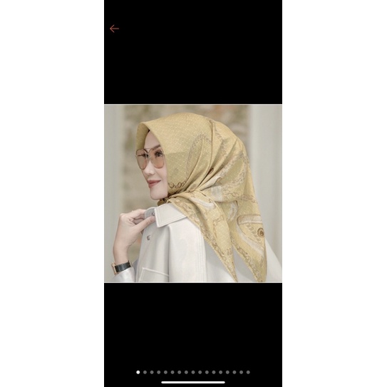 preloved Buttonscarves chain corn