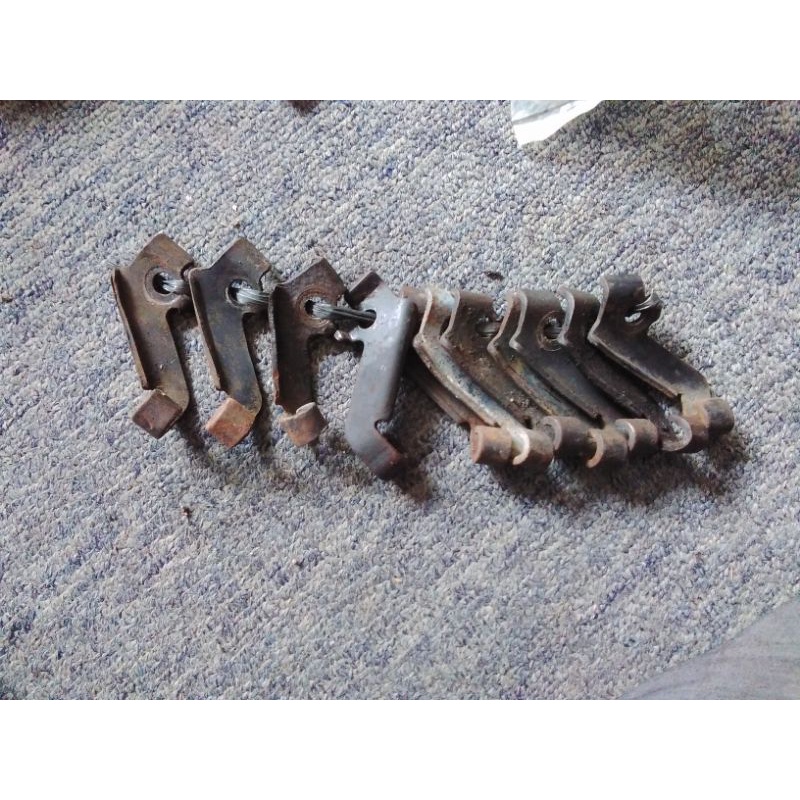 Honda Win Plat Penahan Kabel Kopling Bawah Pangkon Kabel Kopling