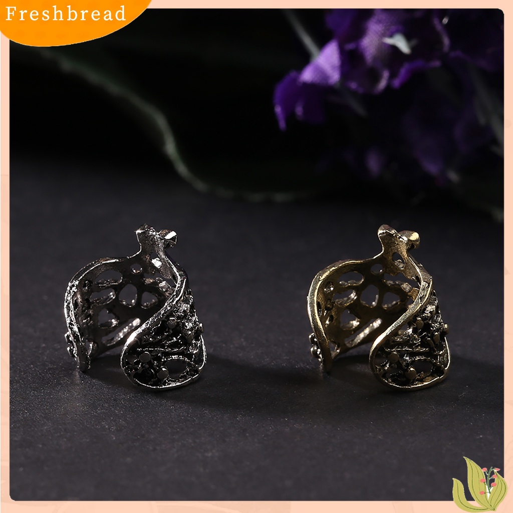 [Fresh] Anting Kait Ukiran Gaya Retro Punk Hollow Out untuk Wanita