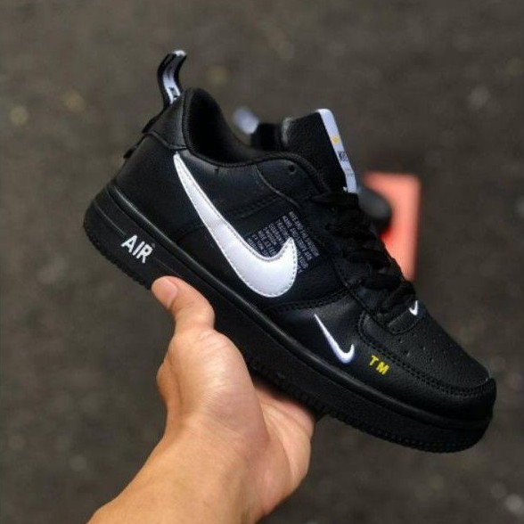 sepatu nike air force 1 black