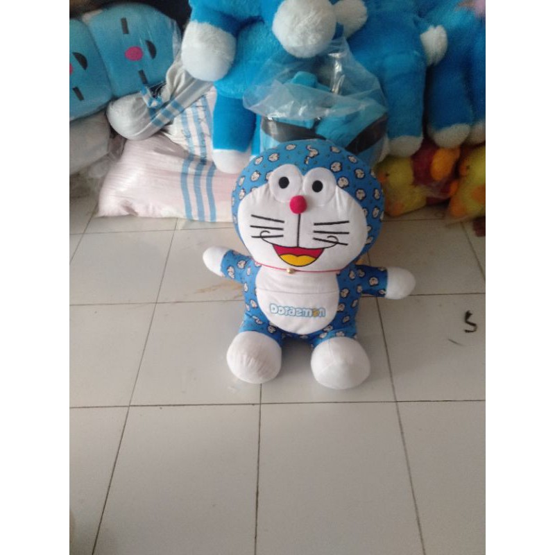 Boneka Doraemon jumbo motif