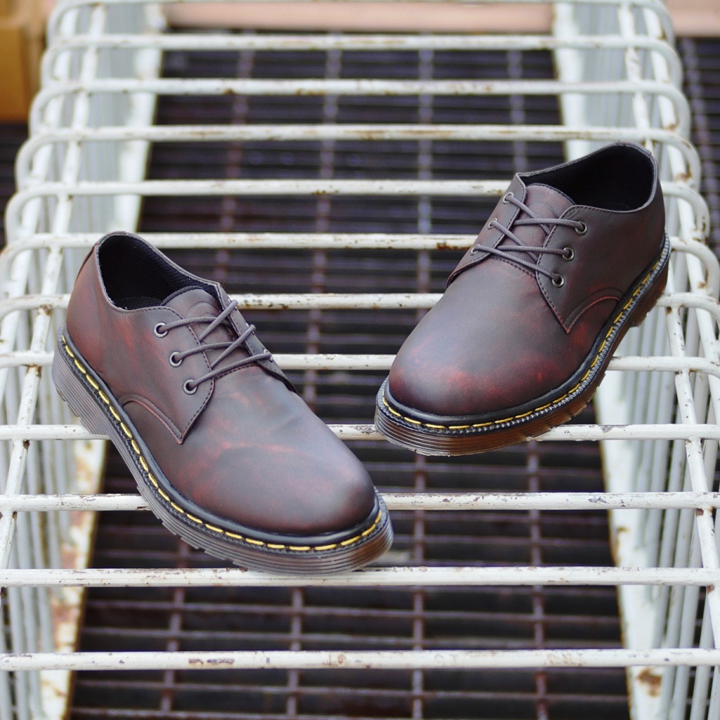 KALMAR BLACK ORIGINAL x GREATA Sepatu Kulit Sapi Asli Hitam Pria Formal Pantofel Tali Kerja Kantor Dinas Resmi Guru Kantoran Pesta Undangan Kondangan Nikah Wisuda Kuliah Semi Casual Model Docmart 3 Hole Holes Oxford Genuine Leather Footwear Keren Terbaru