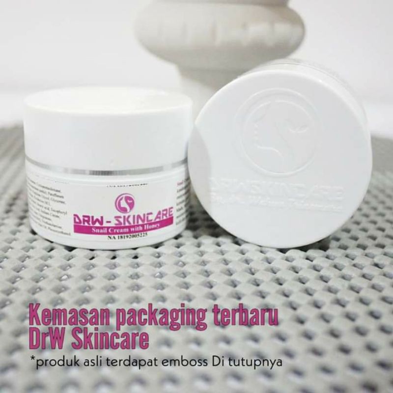 snail cream with honey