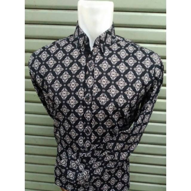 Kemeja lengan panjang Vlad