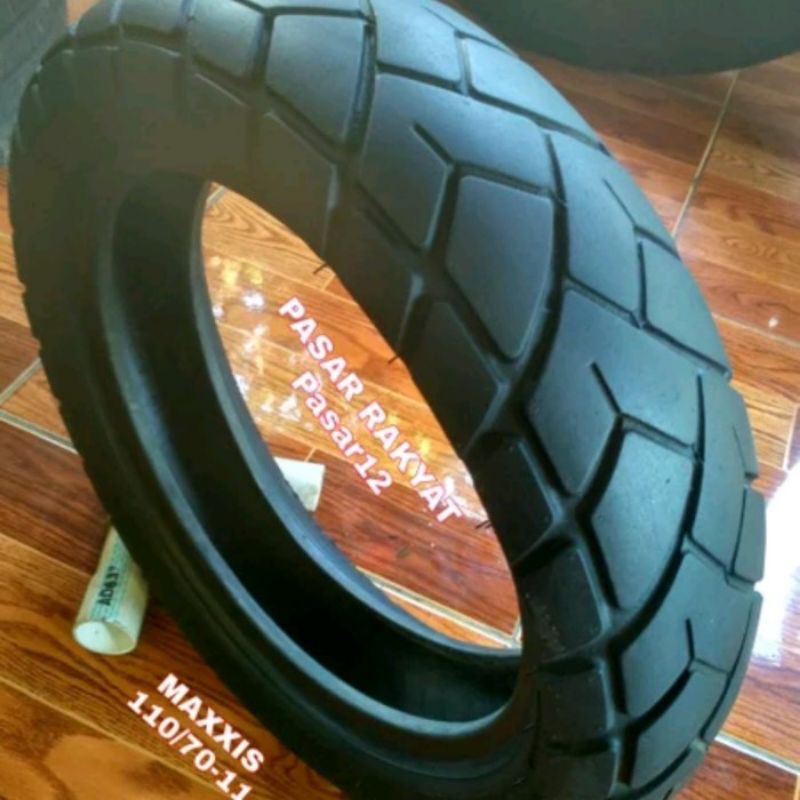 Ban Vespa Uk 110/70 Ring 11