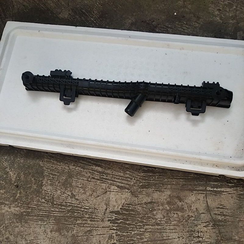 upper tank radiator Ford fiesta