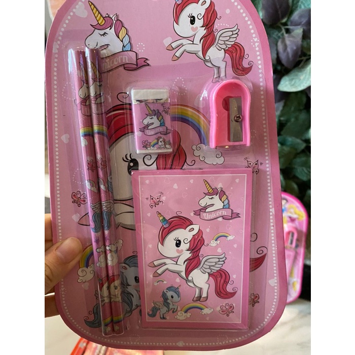 

Promo Bulan Ini 5In1 Set Alat Tulis Pensil + Pengahapus + Rautan + Buku Kecil Karakter Limited