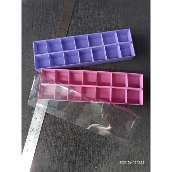 

new box kotak coklat - kotak nastar - kotak moci sekat 2x7 - sekat 14