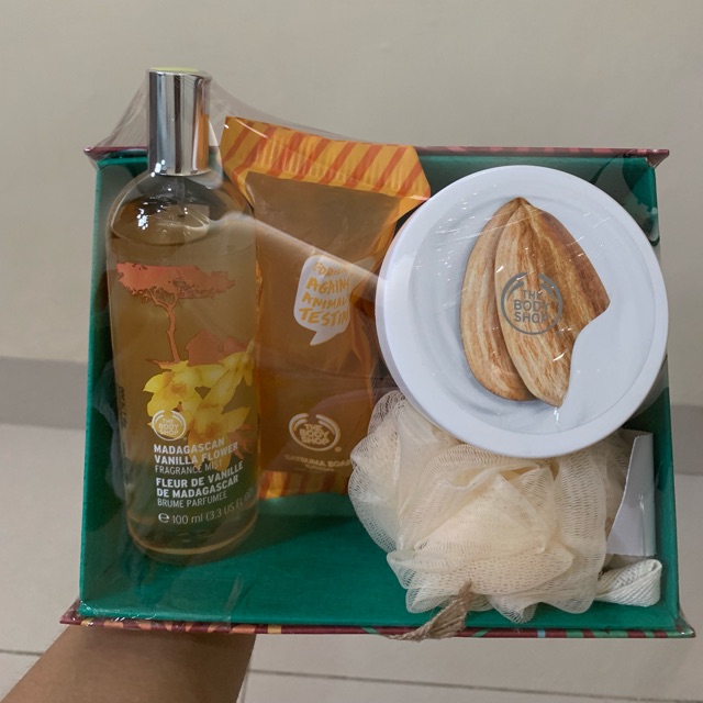 OFficial The Body Shop Gift Set Almodn