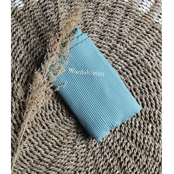 Pashmina Plisket Shawl/Pashmina Plisket Pashmina Diamond crep/Pashmina pleated shawl by izza-WARDAH