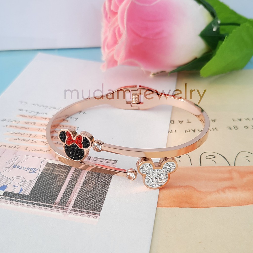 Gelang Bangle Titanium Dua Minnie Dengan Diamonds Artifisial Untuk Wanita Dewasa Tersedia Warna Rose Gold dan Gold