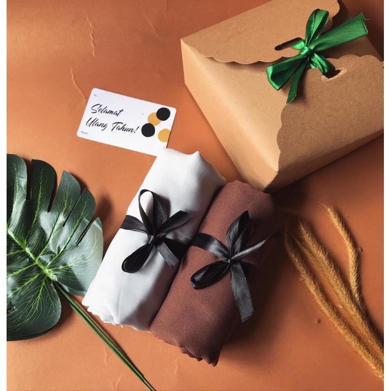 

HAMPERS GIFTBOX JILBAB TERMURAH/Hampers Ied Adha/Hampers Ultah/Hampers Wisuda