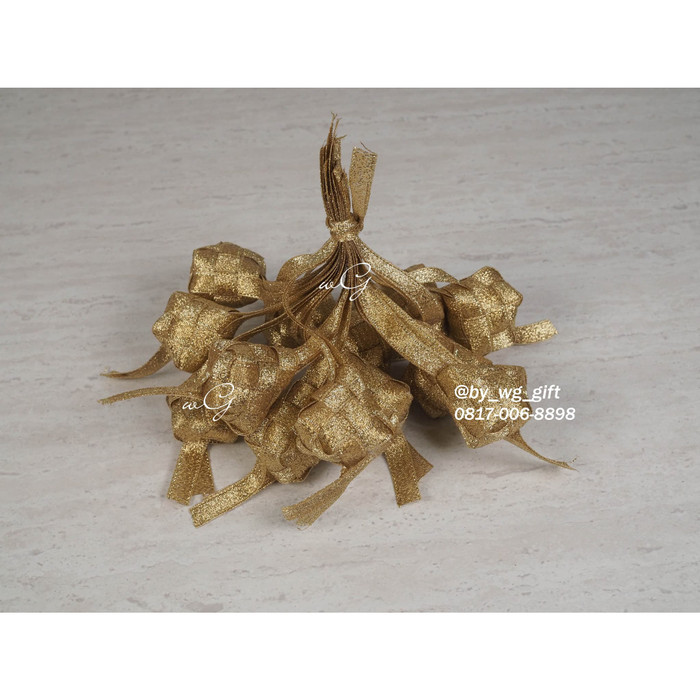 

Hiasan Idul Fitri - Ketupat Gold; Lebar 0.9 cm; 1 Pack 12 pcs