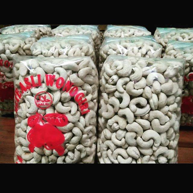 

Kacang mete mentah super asli wonogiri kemasan 1000gram