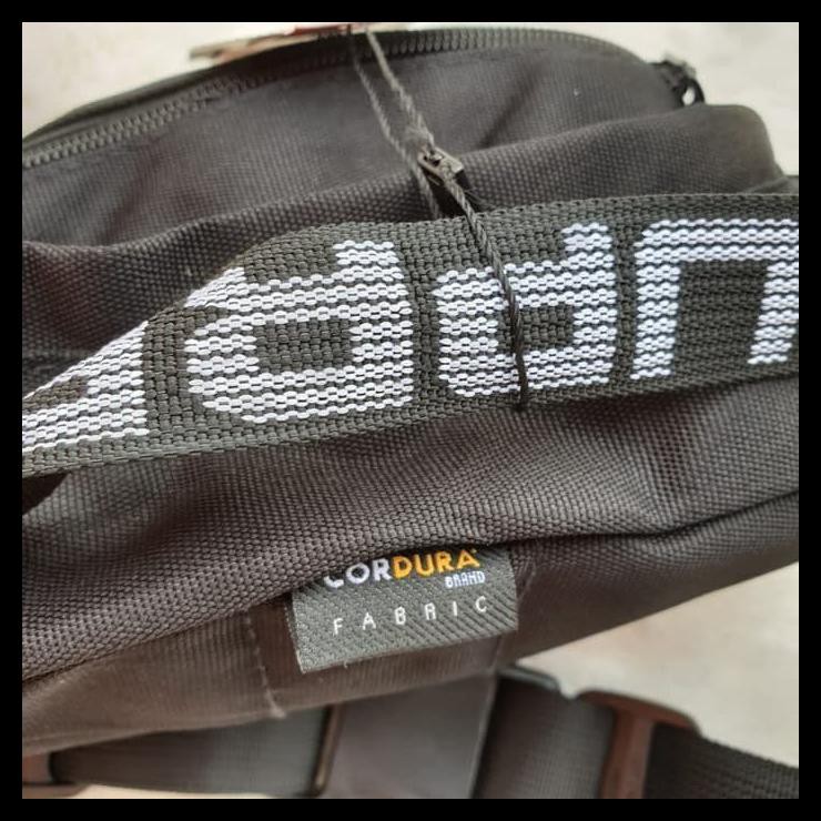 q8f1 tas waistbag supreme / waist bag supreme / tas selempang supreme ss18 4ykm