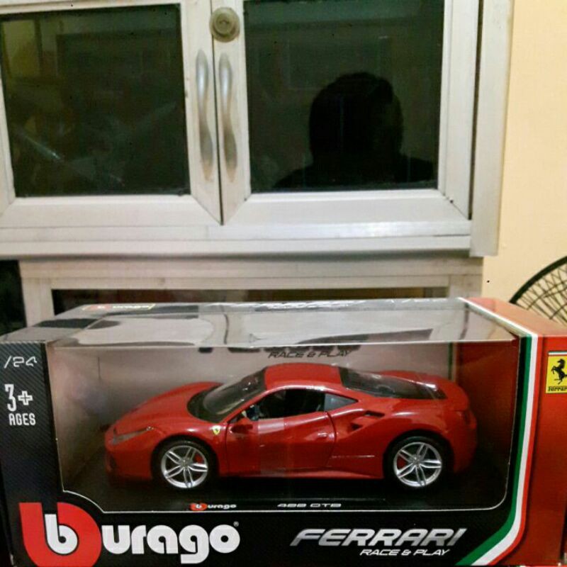 FERRARI 488 GTB 1:24
