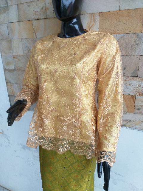 Set kebaya gold tulle mutiara pinquin