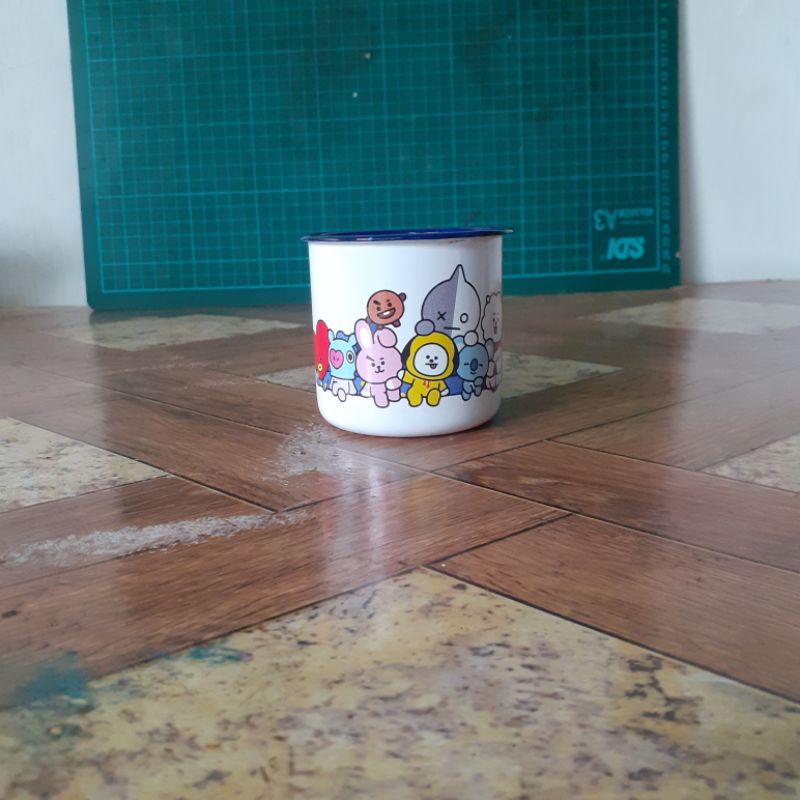 READY mug enamel karakter bt21